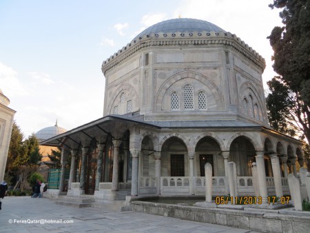 ISZTAMBUL - Nagy Suelman mauzóleuma a Sulejman mecset kertjében